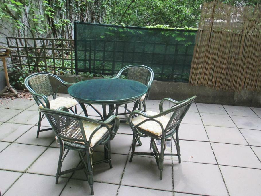Relaxing Terrace Apartment In Lively Area Vienne Extérieur photo