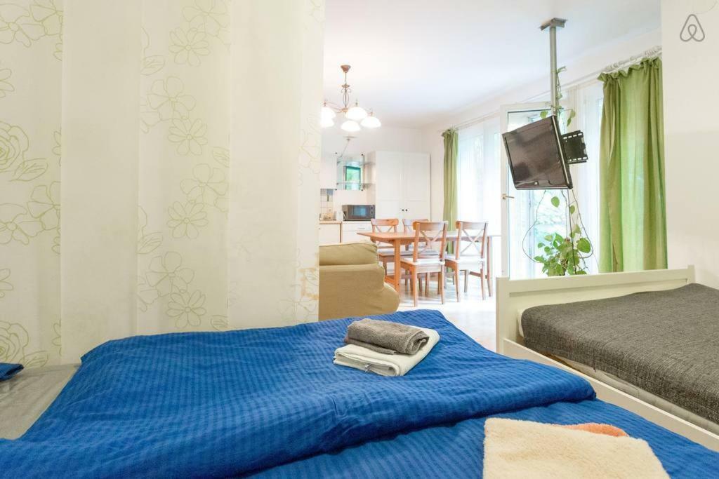 Relaxing Terrace Apartment In Lively Area Vienne Extérieur photo