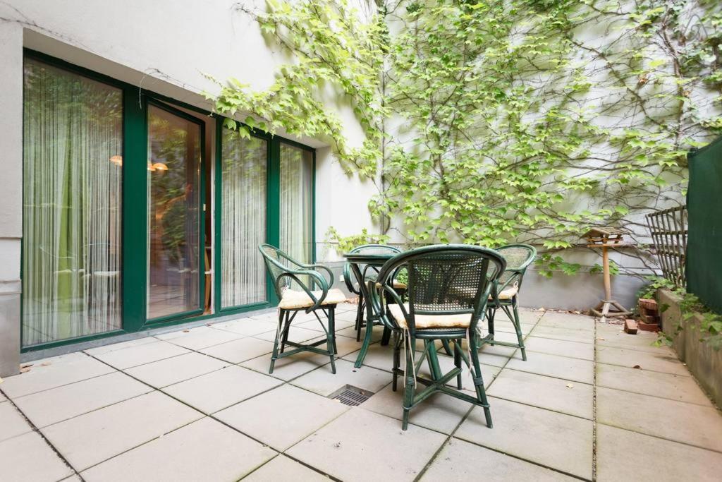 Relaxing Terrace Apartment In Lively Area Vienne Extérieur photo