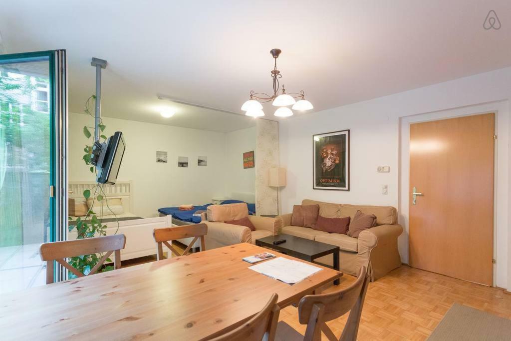 Relaxing Terrace Apartment In Lively Area Vienne Extérieur photo